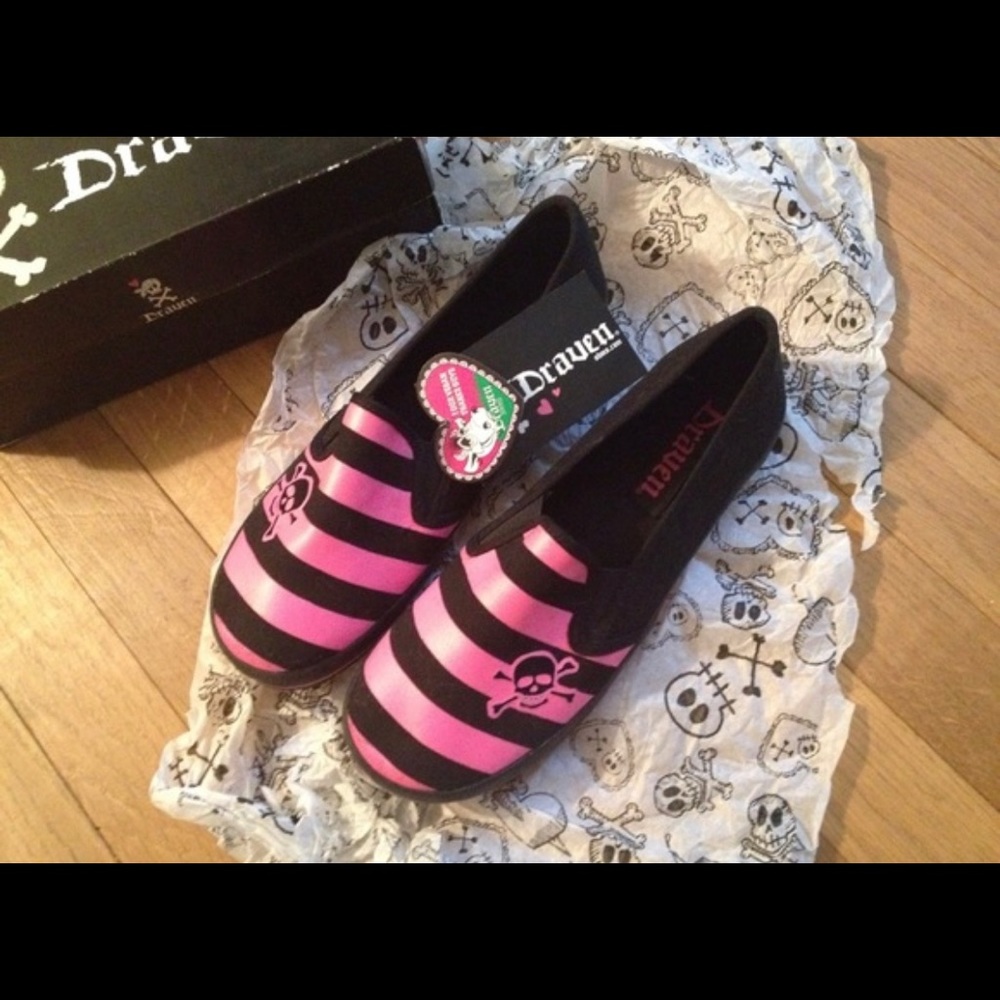 NWB Pink skull slip ons Vegan ✨